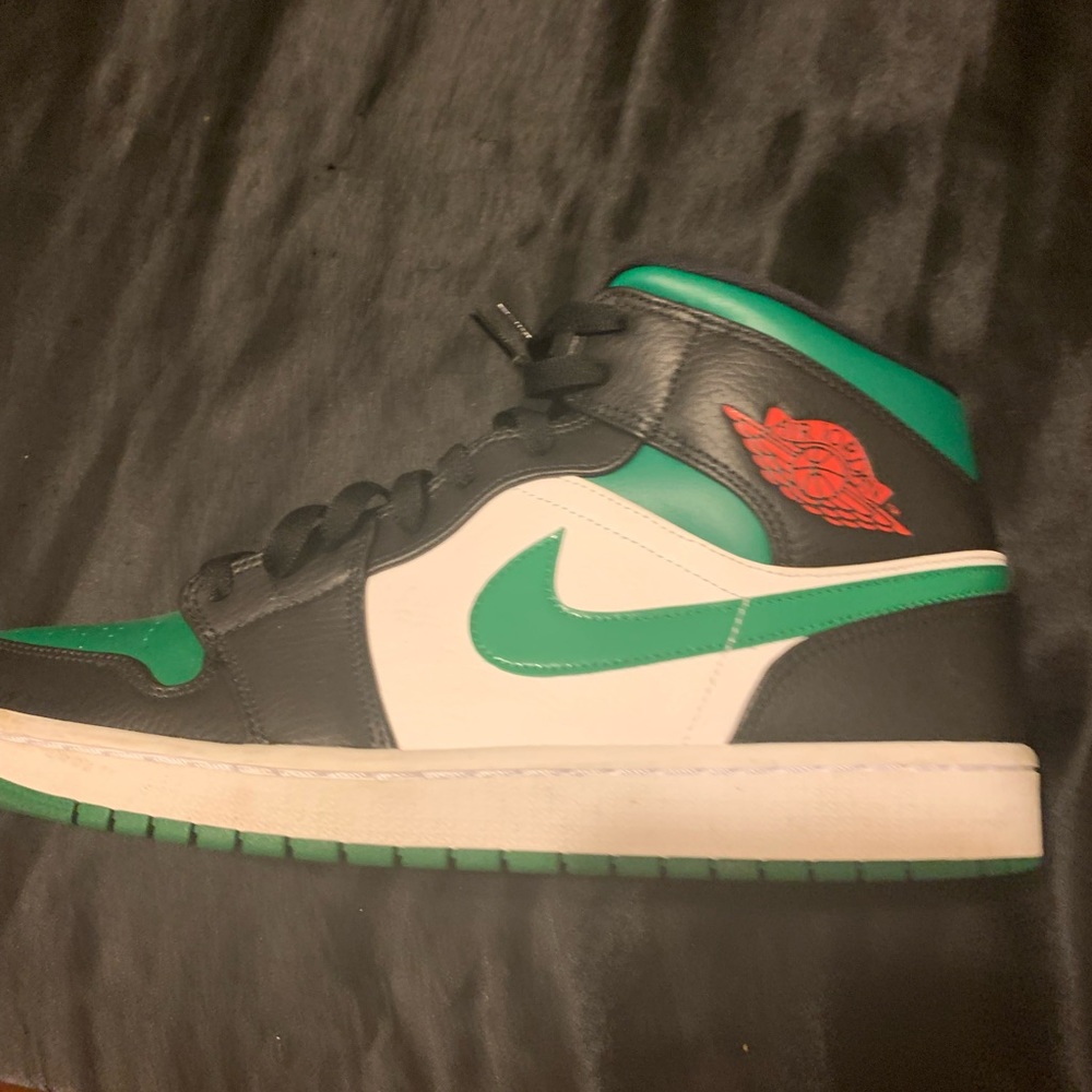 Jordan 1 Mid Green Toe